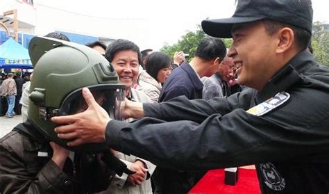 广西柳州举办警民开放日