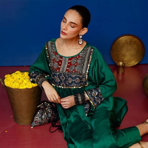 Saundh Green Kurta Set – Prahnaaya India