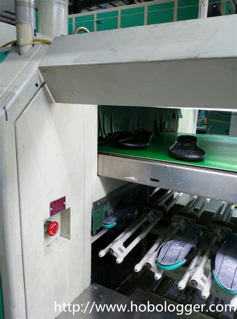 耐高温温度记录仪在鞋厂流水线 烘箱机的应用实例_HOBO记录仪官网