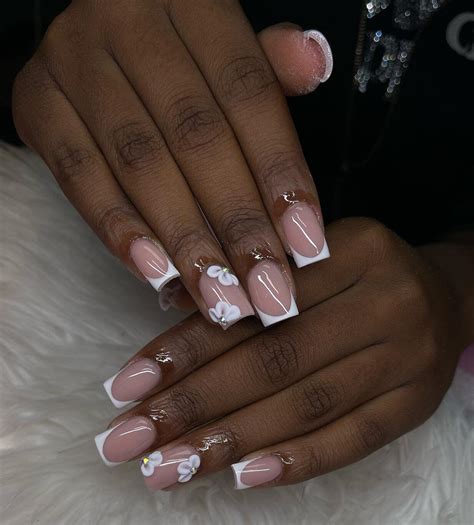 85+ Short French Tip Nails That Are Chic & Timeless! - TheFab20s in ...