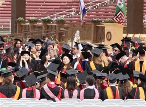 斯坦福大学2013届毕业生毕业纪念视频 - YouTube