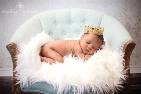 Gifting Items Made of Gold to Newborns is Customary in India: Here are ...