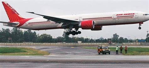 Jet-Etihad offers to double salary of Air India pilots - India Today