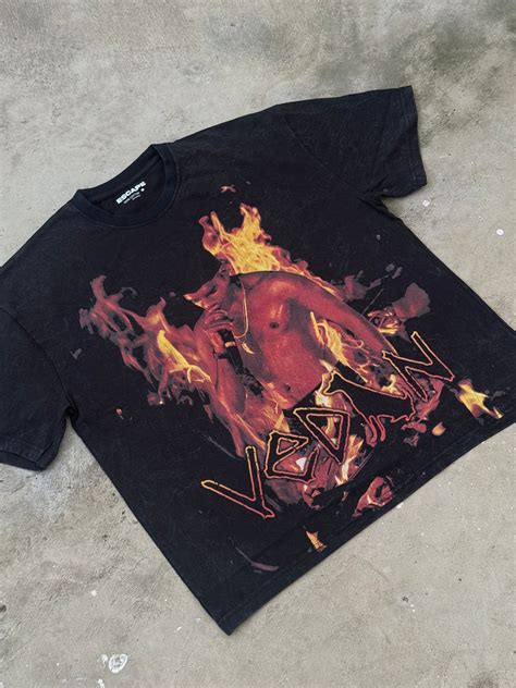 VEDAN tshirt – Escape Closet