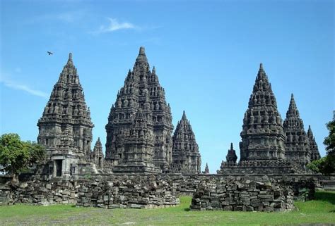 kerajaan hindu budha di indonesia dimulai pada abad ke