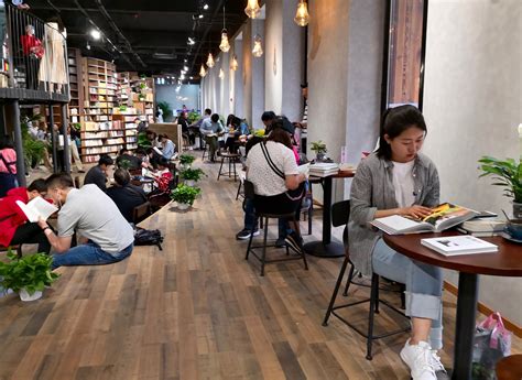 文化人的读书圣地：70多年的老地标北京三联韬奋书店总店重张_读者