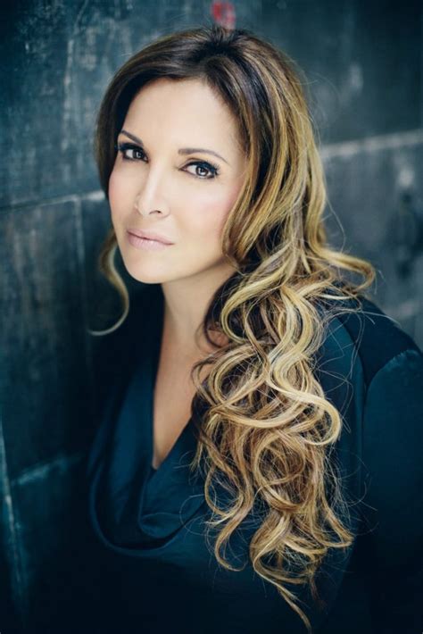 Helene Segara Clips 的图像结果