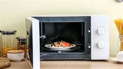 Harmful Bacteria Lurk In Your Office Microwave-How To Protect Yourself