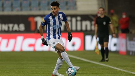 Liverpool compete with Man United, Tottenham to sign Porto winger Luis ...