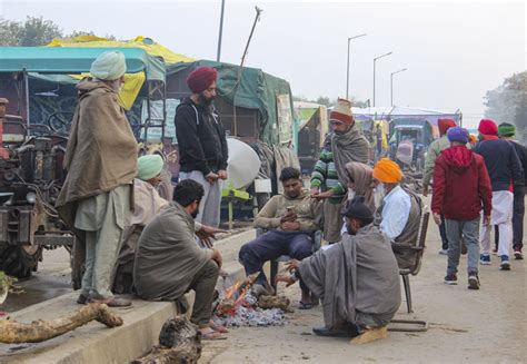 Season's heaviest snowfall disrupts air, rail, road traffic in J-K ...
