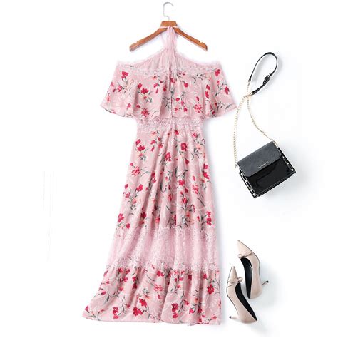 Dana Plus Size Pink Floral Halter Neck Midi Dress– Hello Curve