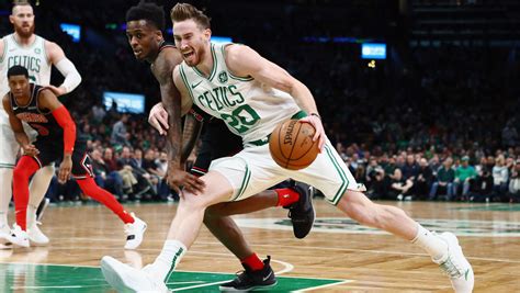 Gordon Hayward Injury: Why Won't Celtics SF Play Against the Mavericks?