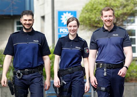 Bochum: Erste Polizisten in Poloshirts auf Streife