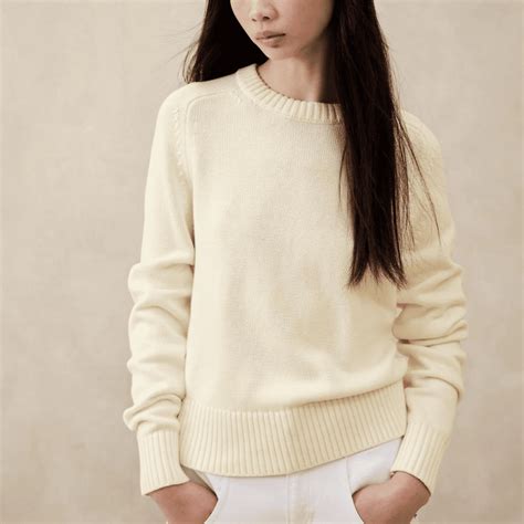 7 Ways to Wear Butter Yellow This Spring - Mozie