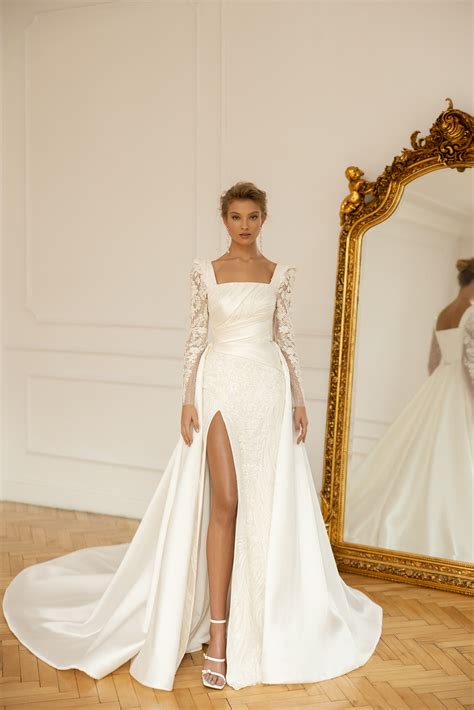 Straight wedding dress «Aspen» with detachable overskirt | WONA
