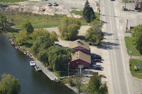 Mainstreet Landing Restaurant in Buckhorn, ON, Canada - Marina Reviews ...