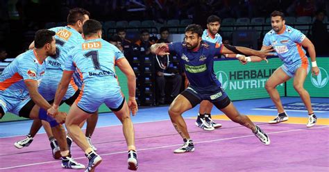 Pro Kabbadi League: Manu Goyat stars in Haryana Steelers’ narrow win ...