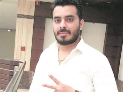 Delhi Man Tries To Stop A Fight Over Parking Spot, Gets Stabbed To ...