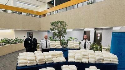 Canada police seize over 400kg of drugs at border | World News