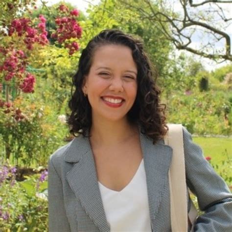 Daniela - Brazilian Portuguese teacher - ₹3576/h