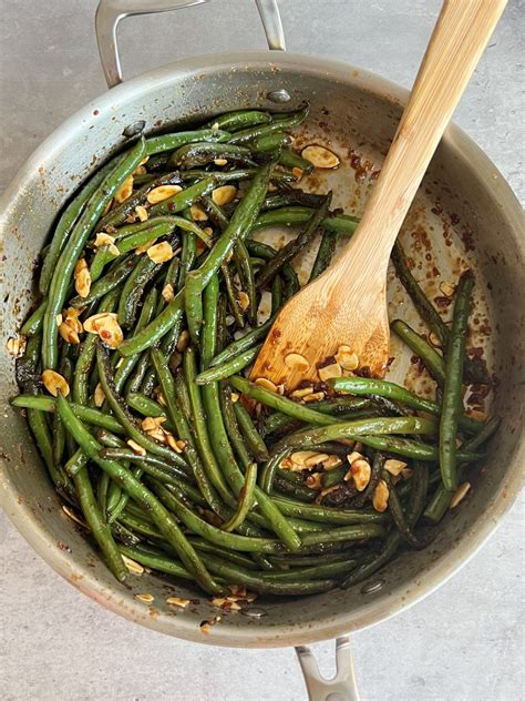 Chili Garlic Green Beans - Something Nutritious