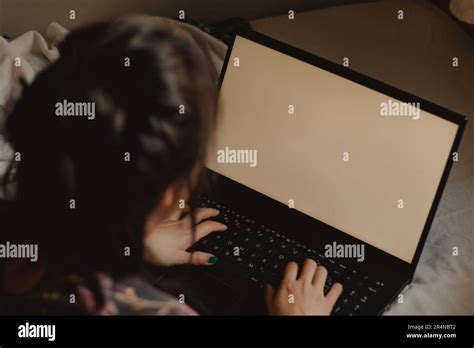 How to Type Using a Laptop 的图像结果