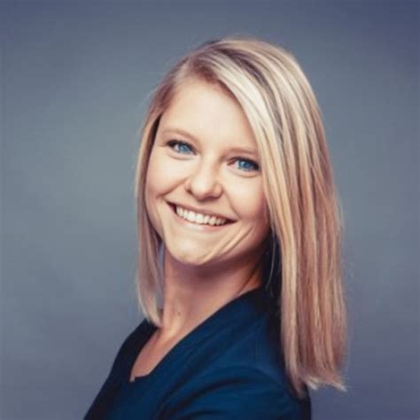 Isabella - Architecture teacher - ₹2946/h