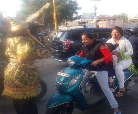 जब यमराज ने दिलाया यातायात नियम पालन करने का संकल्प - when yamraj make ...