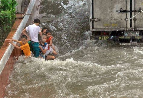 In pics: Tropical storm Fung-Wong hits Philippines - India Today
