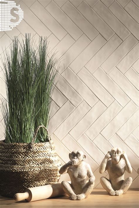 Keuken, toilet en badkamer visgraat tegels achterwand beige / crème | Keuken wandtegels, Beige ...