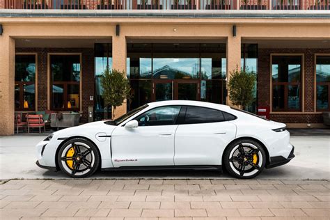 Porsche Taycan Turbo S 2020 - elferspot.com - Marketplace for Porsche Sports Cars