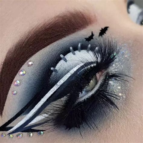 35 Scary and Sexy Halloween Makeup Ideas to Slay Your Look This Year ...