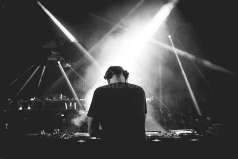 Techno Music 的图像结果