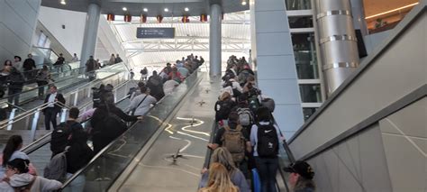 Step Inside Capital One’s New Las Vegas Airport Lounge: Caviar, Craft ...