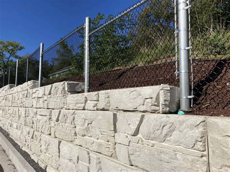 5 Creative Top of Wall Details for Retaining Walls