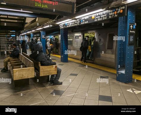 Columbus circle 59th station hi-res stock photography and images - Alamy
