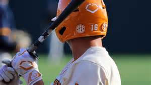 Comparing Tennessee, Arkansas baseball resumes ahead of super regional