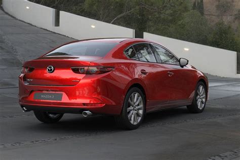 Mazda 3 Sedan 2022 Harga OTR, Promo Agustus, Spesifikasi & Review