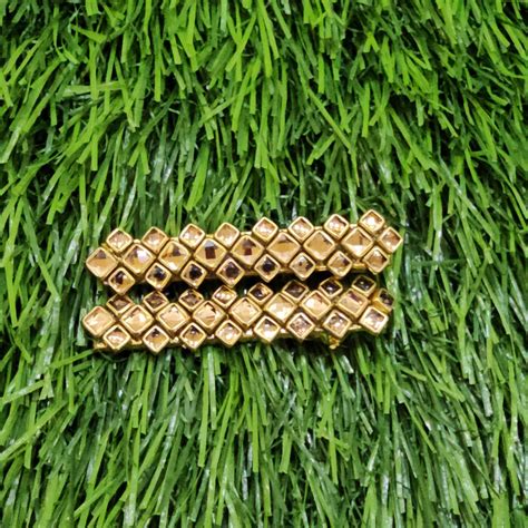 Glossy Gold Aligator Clip – Kangan by Dhruthi