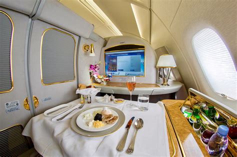 Emirates restarts A380 Bangkok - Hong Kong flights, including Suites ...