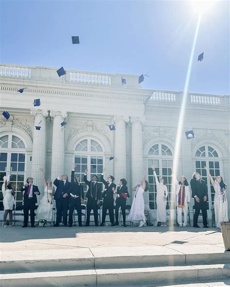 Rebecca Yarros | They're up!⁠ ⁠ The bonus chapters from the FOURTH WING ...