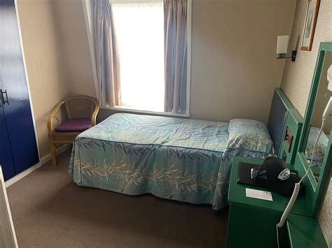 MITRE HOUSE HOTEL (London) - Hotel Reviews, Photos, Rate Comparison ...