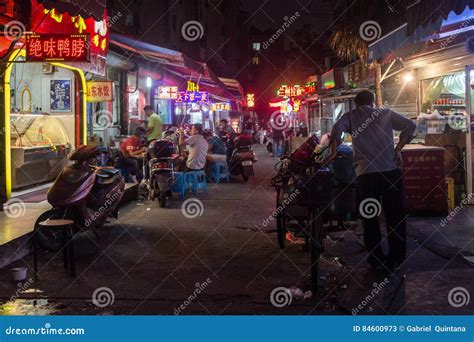 Local Street Shops 的图像结果