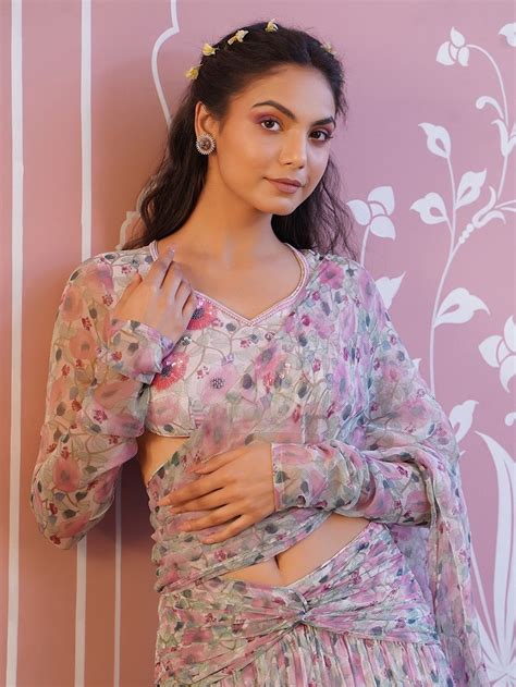 Designer Saree- Buy The Latest Designer Sarees Online | The Loom