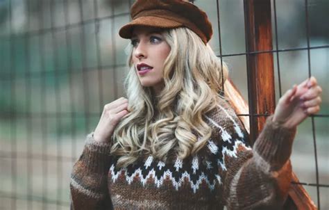 Wallpaper makeup, sponge, sweater, C.Mirian for mobile and desktop ...