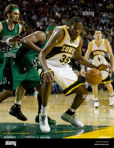 Kevin durant of the seattle supersonics hi-res stock photography and ...