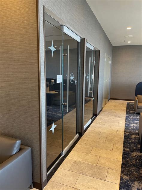 Review: United Airlines Polaris Lounge Los Angeles (LAX) - Live and Let ...