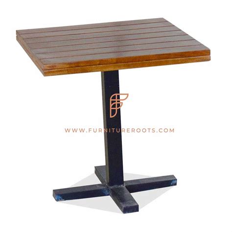 10 Popular Restaurant Table Designs In India