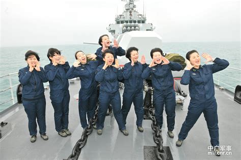 中国海军首批8名女战斗舰员出征亚丁湾（组图）-荆楚网 www.cnhubei.com
