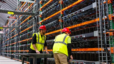 108051950-1729712140753-gettyimages-2161394225-video_p6k_nd_datacenter ...